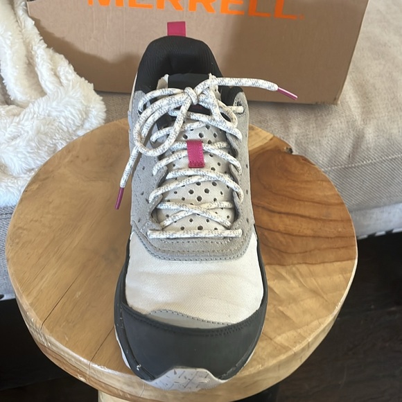 Women's Merrell Hiking Shoe - Picture 2 of 11